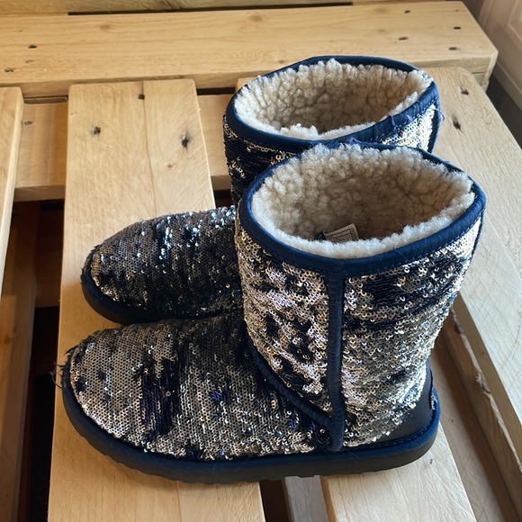 UGG BOOTS reversible sequin blue and silver! - Picture 4 of 4